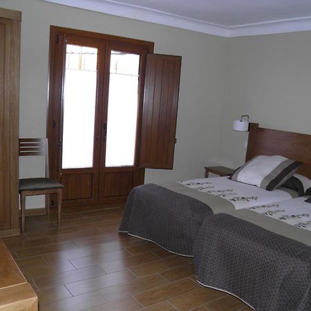 Apartamentos Turisticos Peñafiel الغرفة الصورة