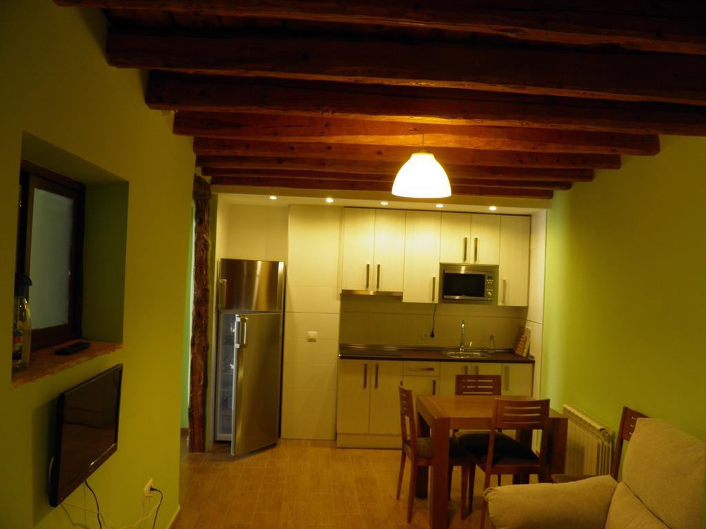Apartamentos Turisticos Peñafiel الغرفة الصورة