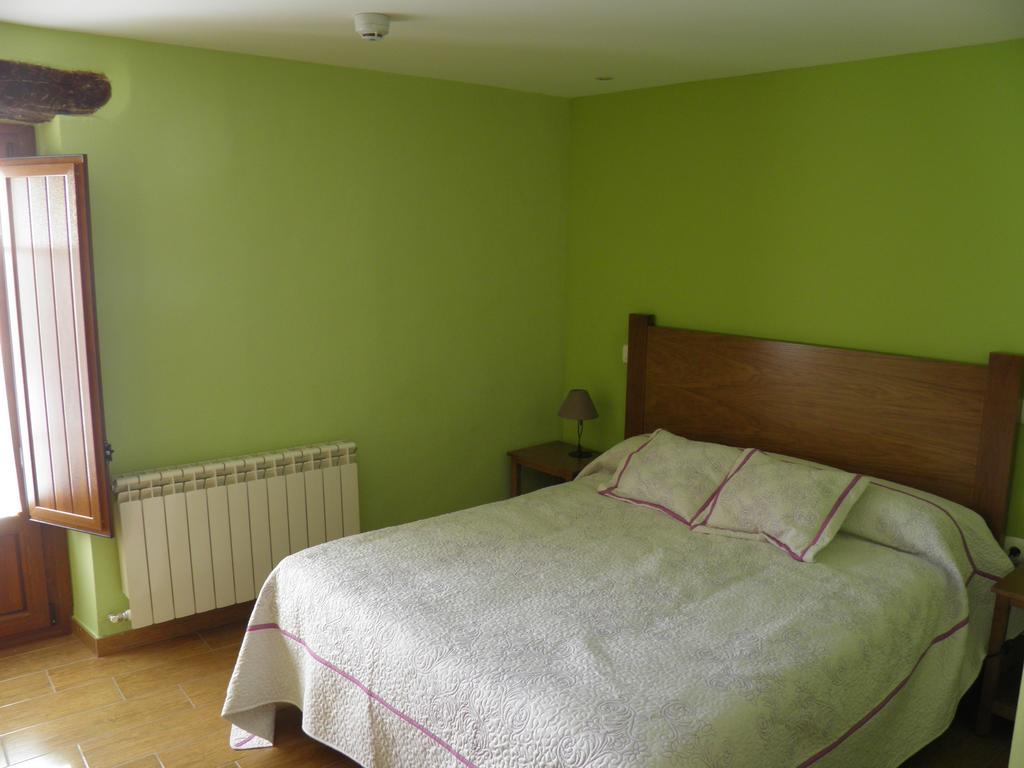 Apartamentos Turisticos Peñafiel الغرفة الصورة