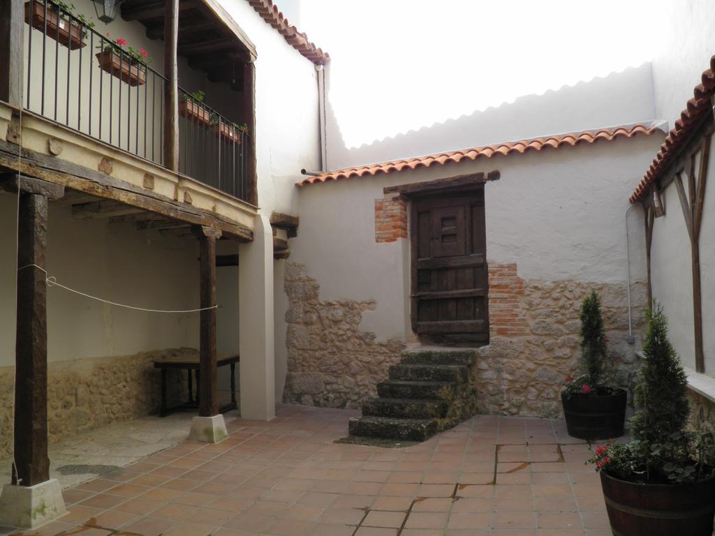 Apartamentos Turisticos Peñafiel المظهر الخارجي الصورة