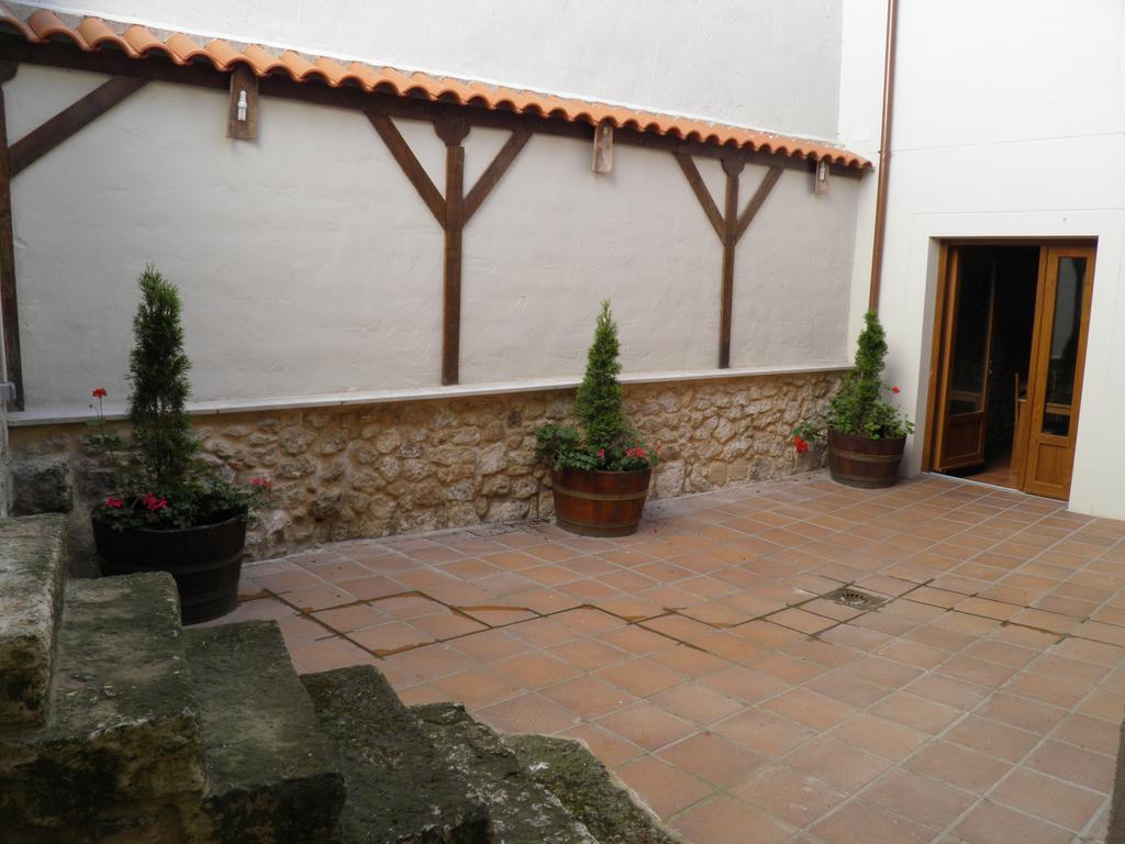 Apartamentos Turisticos Peñafiel المظهر الخارجي الصورة